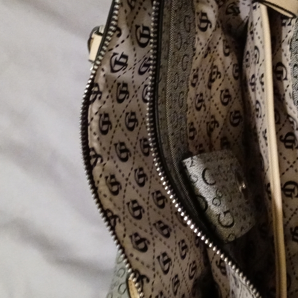 Guess Purse - Picture 3 of 6